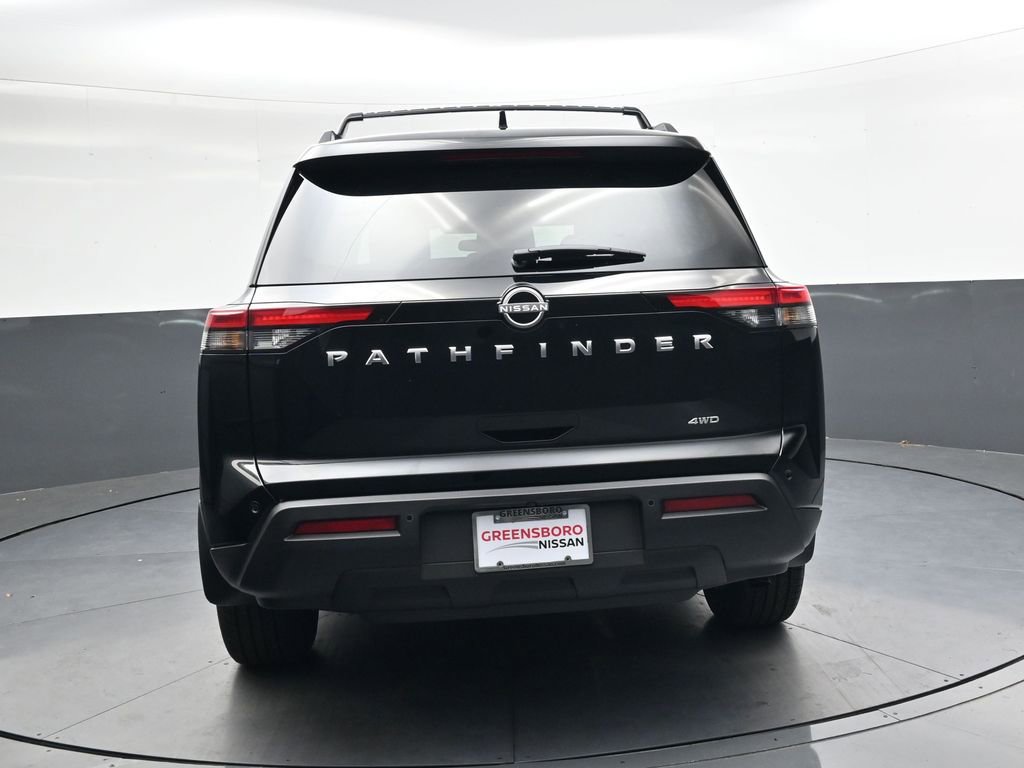 Used 2025 Nissan Pathfinder SV image 5
