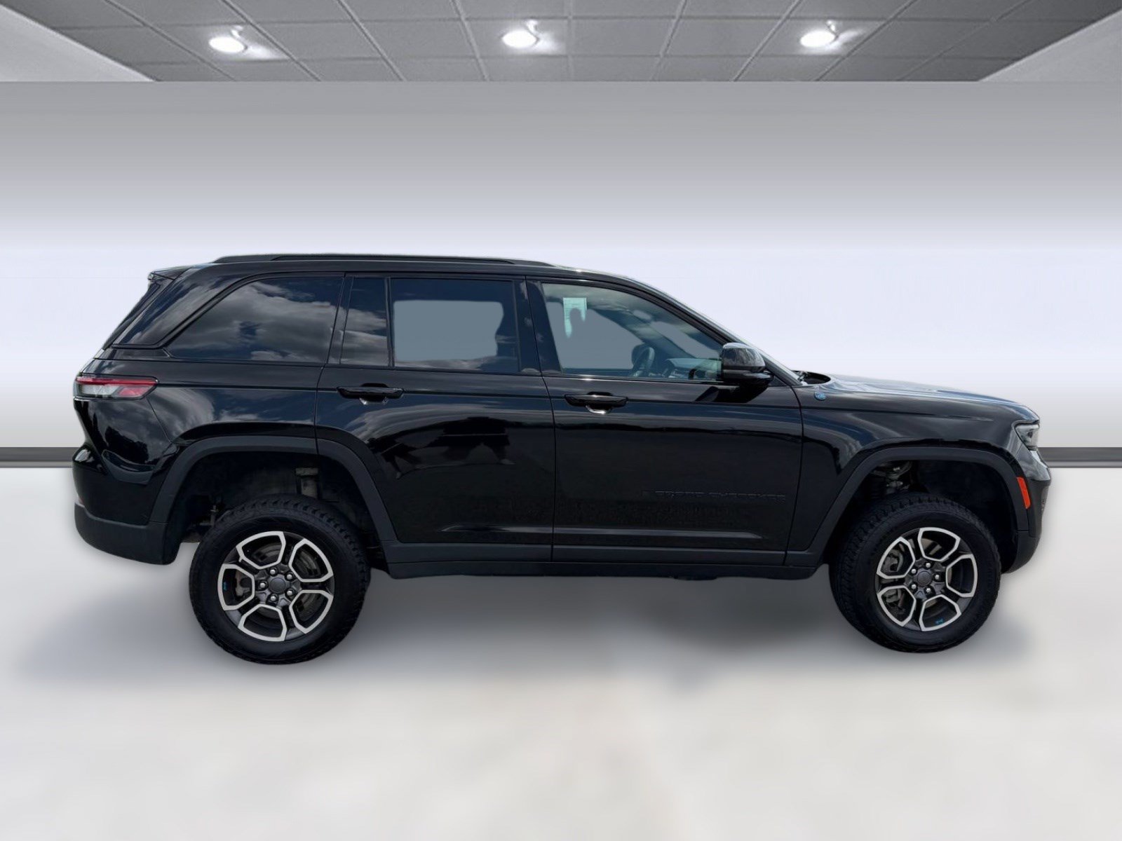 Used 2022 Jeep Grand Cherokee Trailhawk AWD/4WD image 8