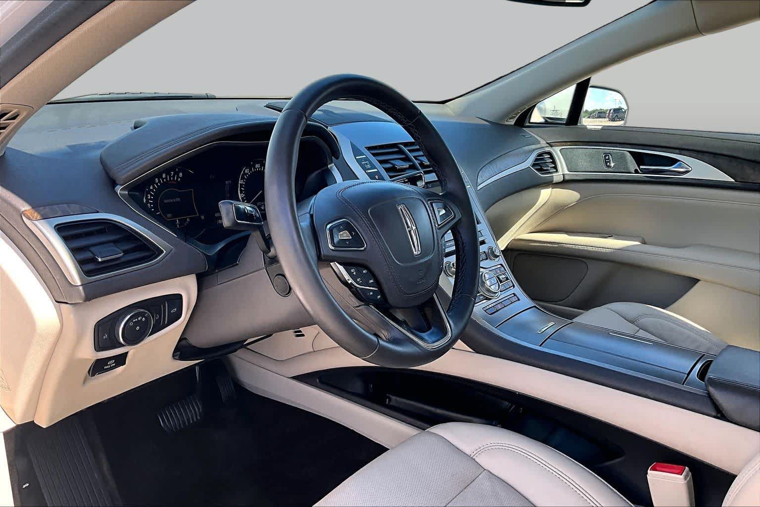Used 2017 Lincoln MKZ Reserve FWD image 17