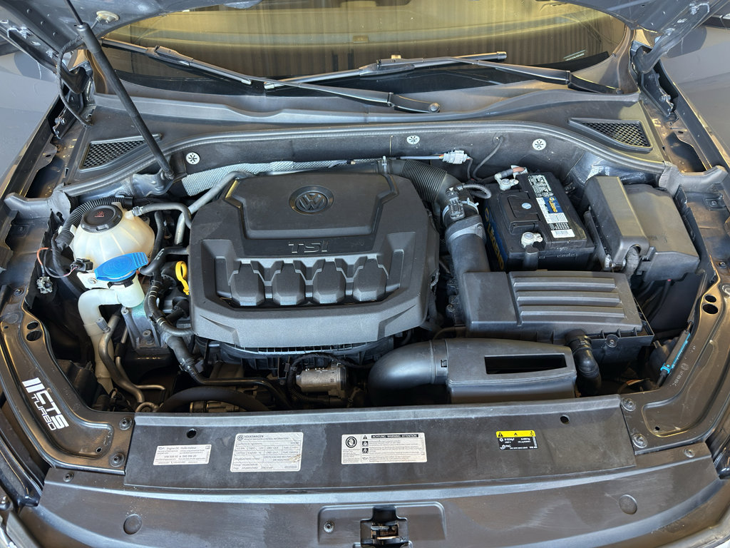 Used 2018 Volkswagen Passat 2.0T R-Line FWD image 29