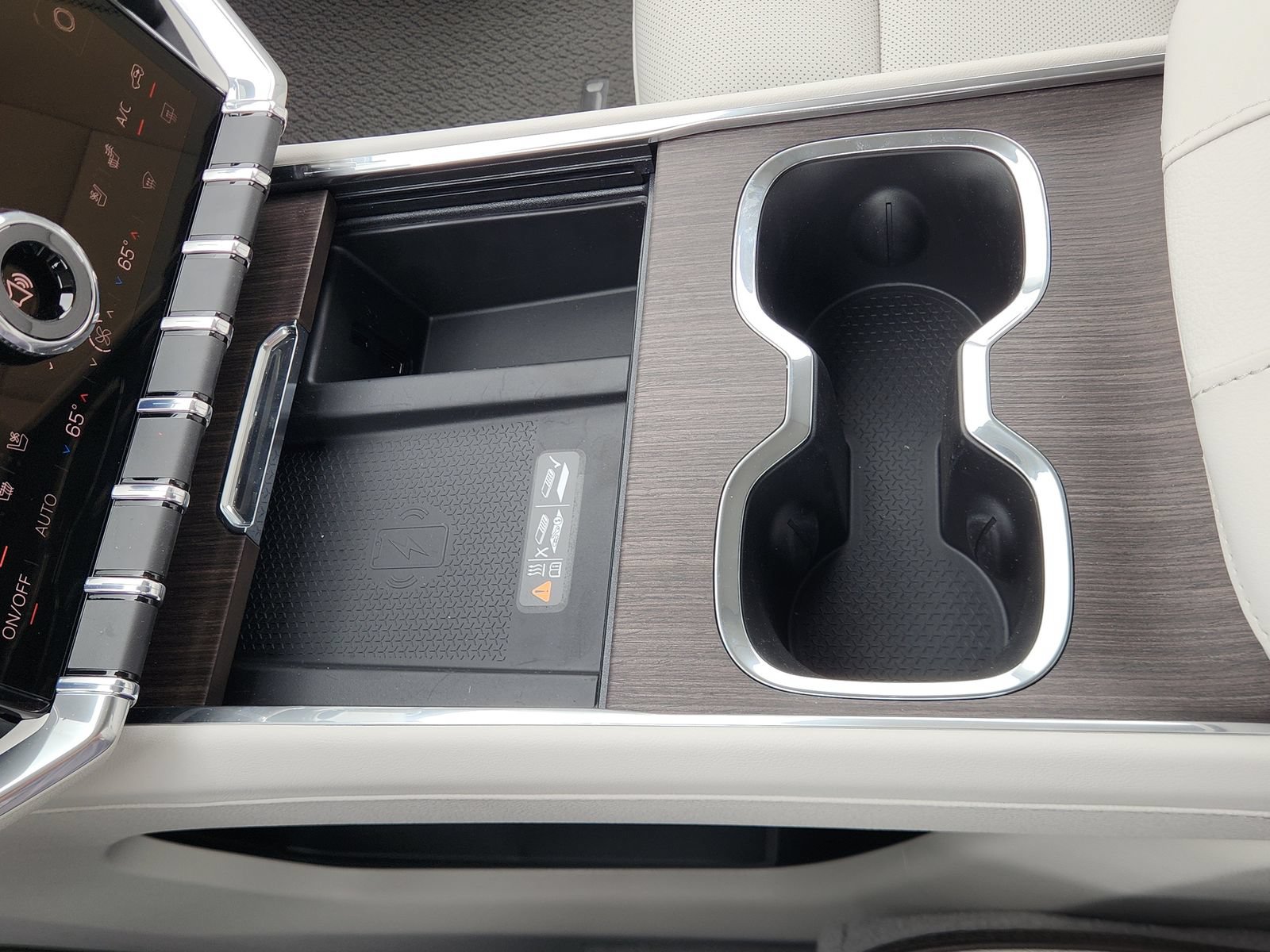 New 2026 GMC Acadia Denali w/ Super Cruise Package FWD image 23