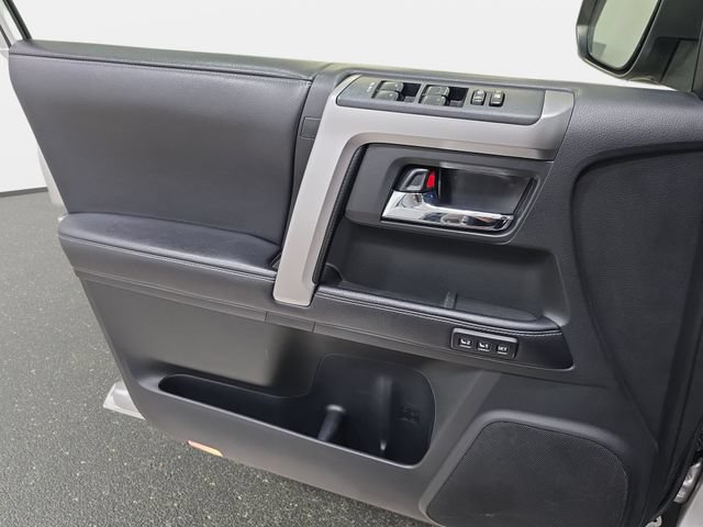 Used 2018 Toyota 4Runner Limited AWD/4WD image 27