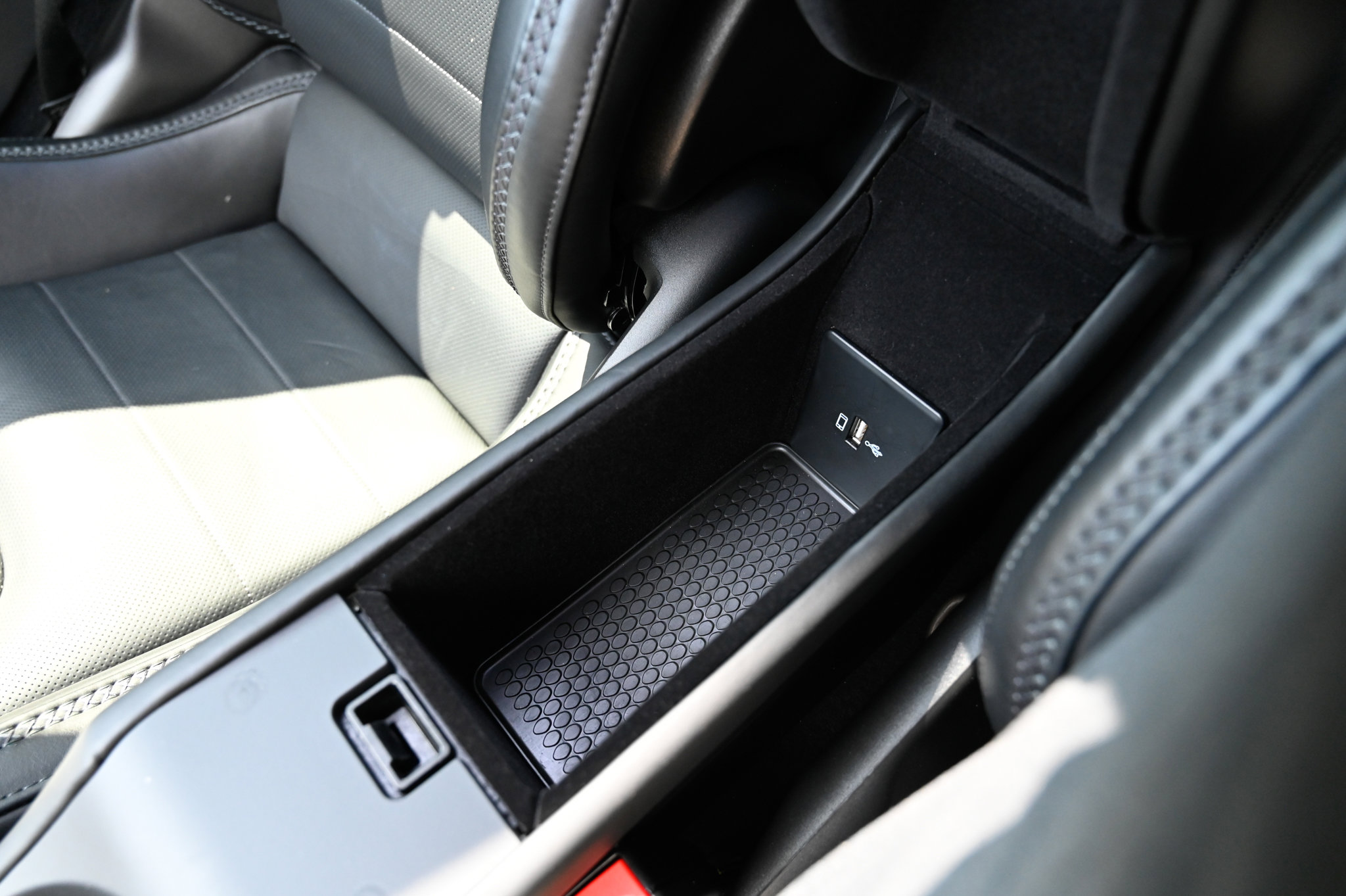 Used 2023 McLaren GT RWD image 30