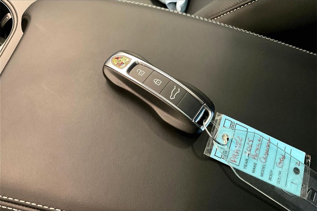 Used 2025 Porsche Cayenne GTS image 11