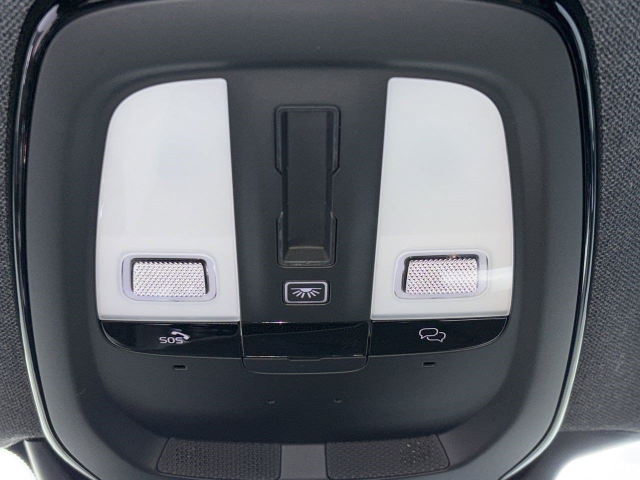 Used 2025 Volvo XC40 B5 Core AWD/4WD image 15
