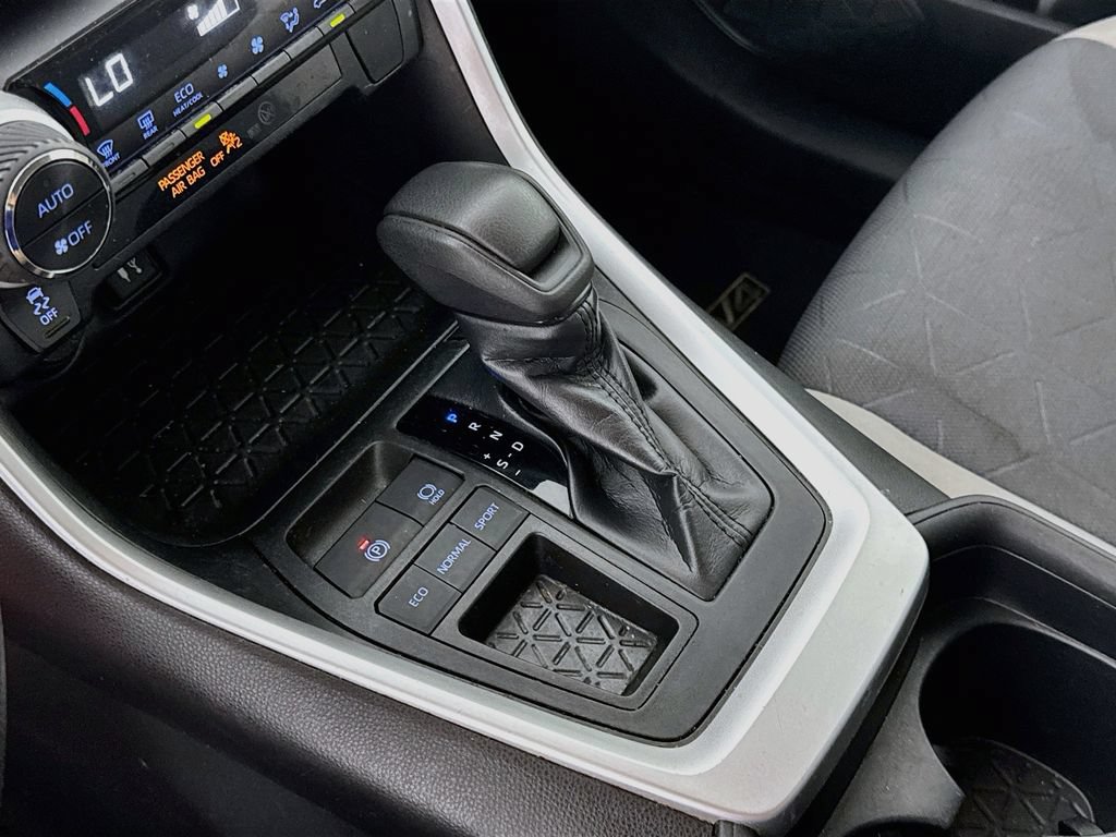 Used 2019 Toyota RAV4 XLE FWD image 17
