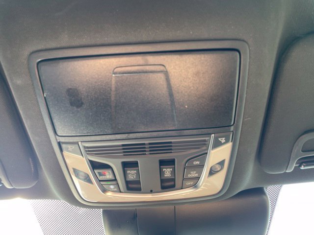 Used 2025 Acura RDX SH-AWD image 31