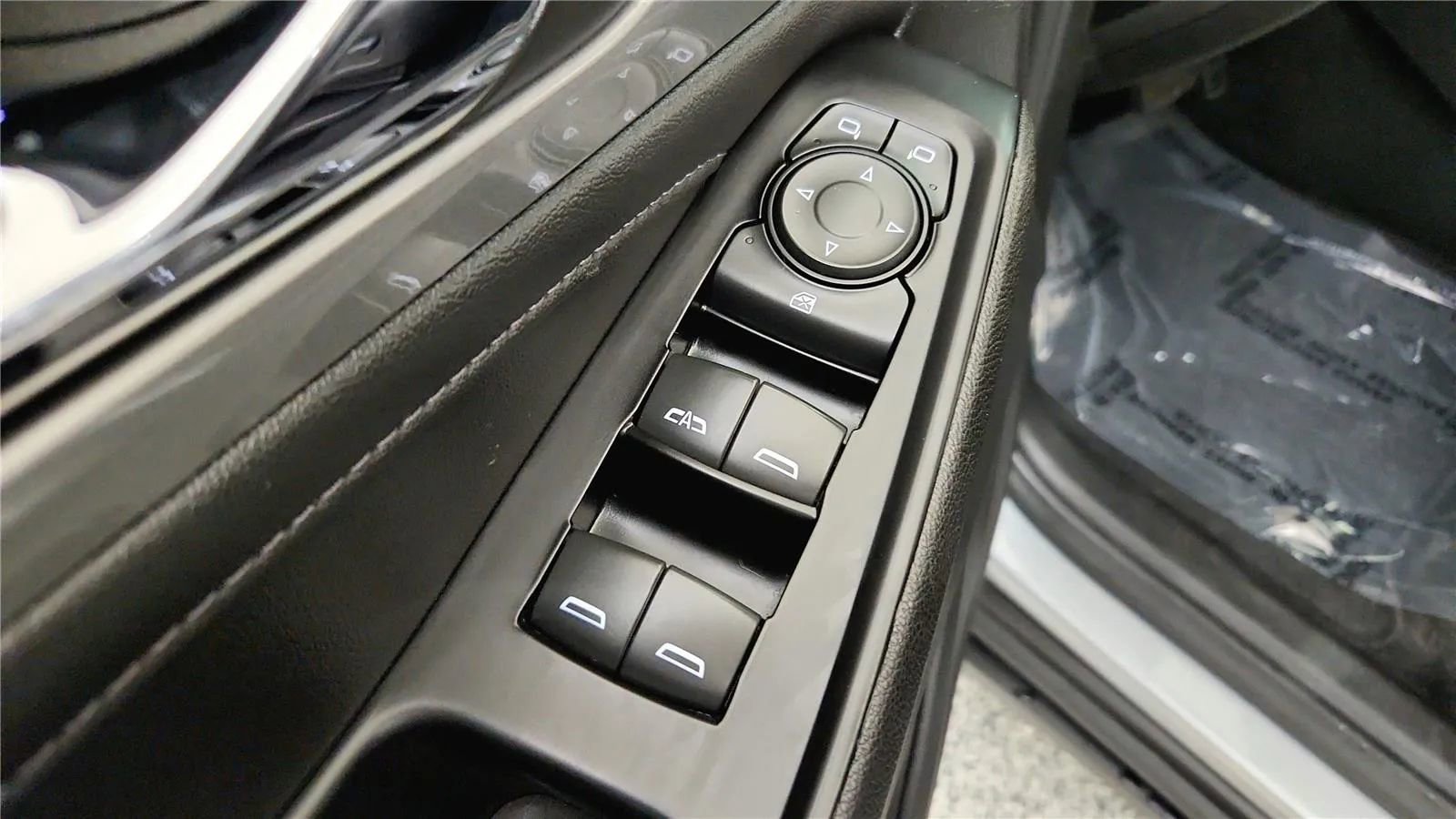 Used 2023 Chevrolet Traverse LT w/ Midnight/Sport Edition image 30