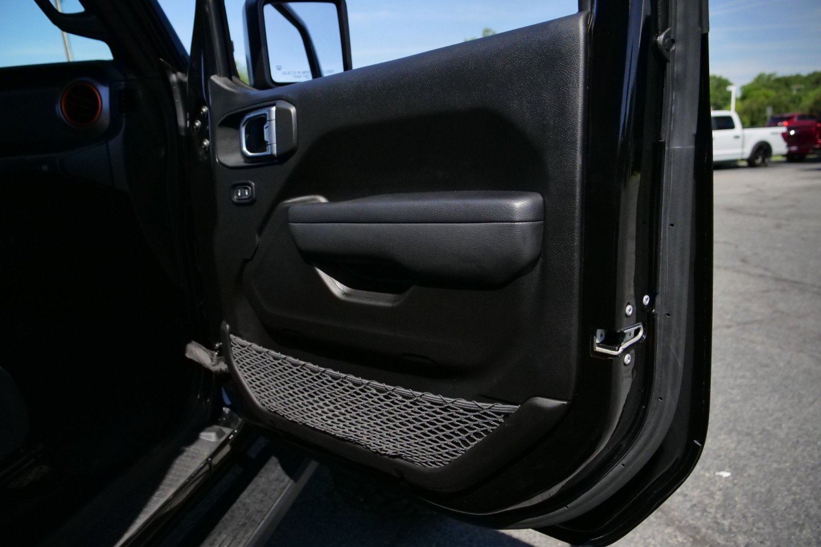 Used 2023 Jeep Gladiator Mojave w/ Cold Weather Group AWD/4WD image 50