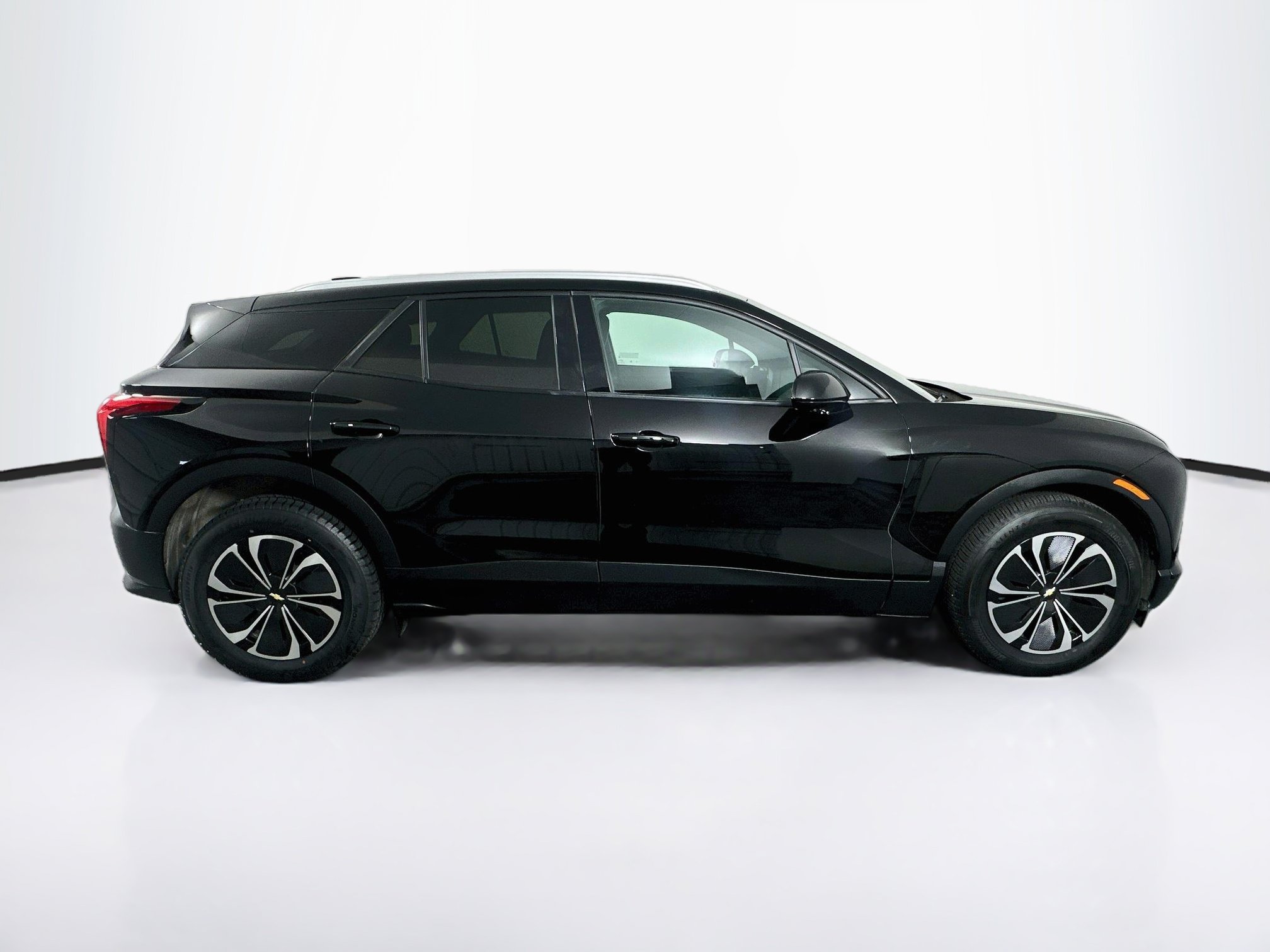 Used 2024 Chevrolet Blazer EV LT AWD/4WD image 10