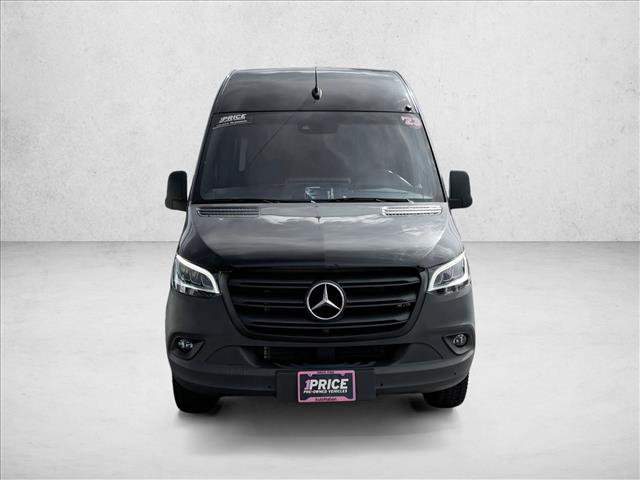 Used 2023 Mercedes-Benz Sprinter 2500 image 2