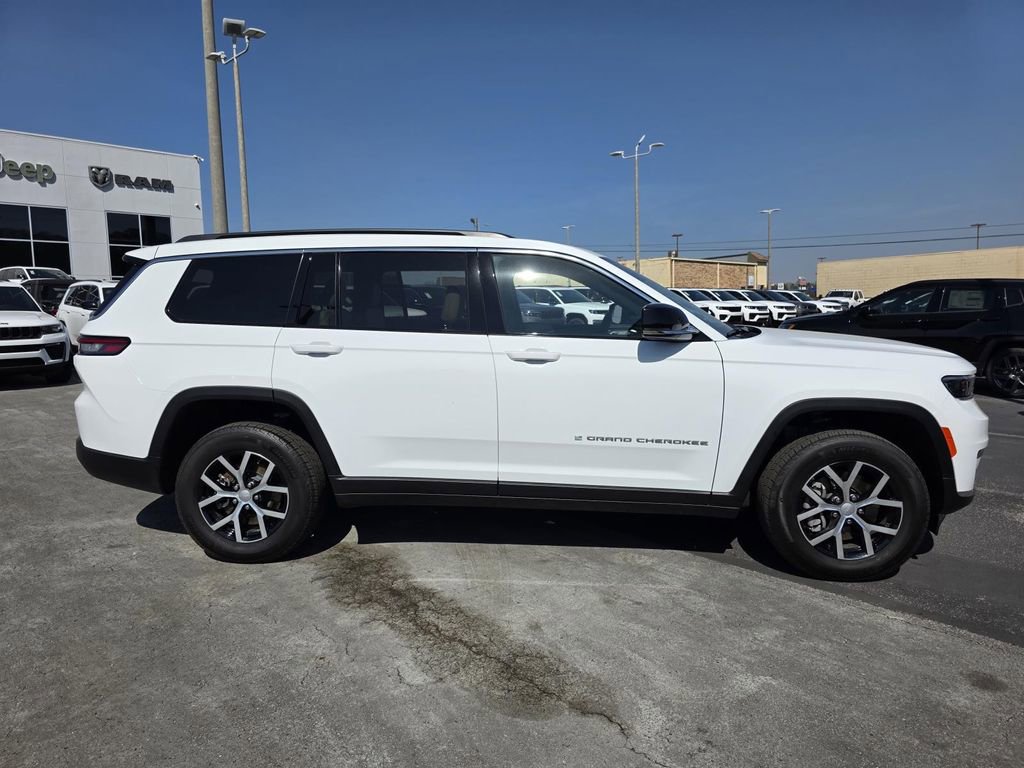 Used 2024 Jeep Grand Cherokee L Limited image 8