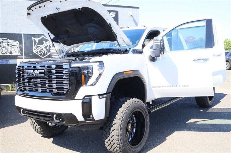 Used 2025 GMC Sierra 3500 Denali Ultimate AWD/4WD image 28