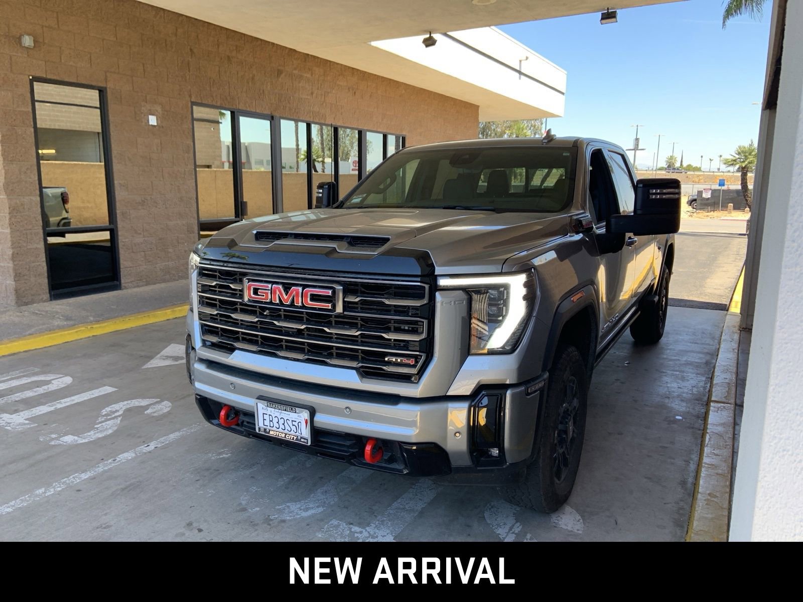 Used 2025 GMC Sierra 2500 AT4 w/ AT4 Premium Plus Package AWD/4WD image 1