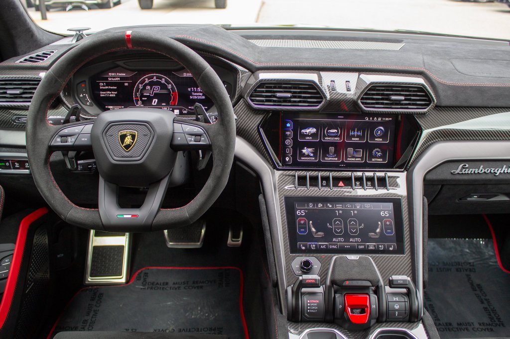 Used 2024 Lamborghini Urus Performante AWD/4WD image 13