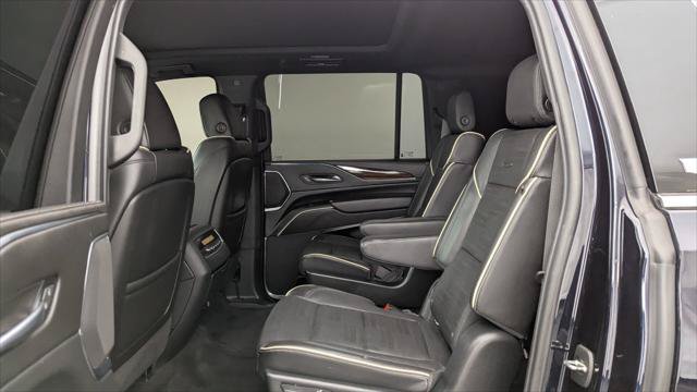 Used 2022 Cadillac Escalade ESV Premium Luxury AWD/4WD image 17