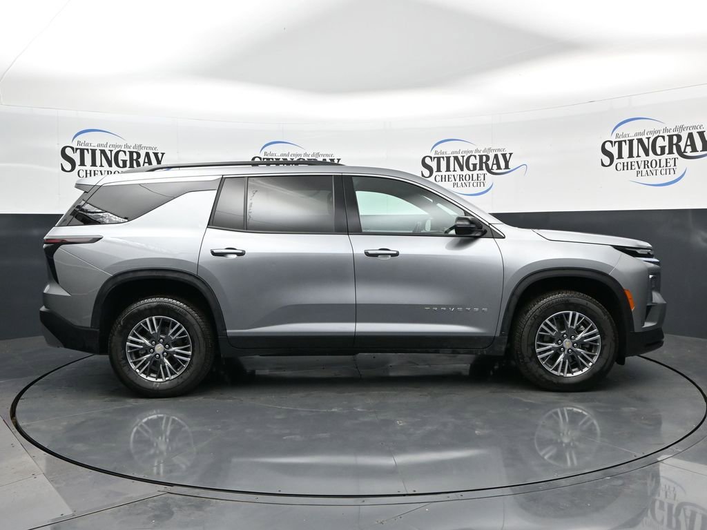 Used 2026 Chevrolet Traverse LT AWD/4WD image 8