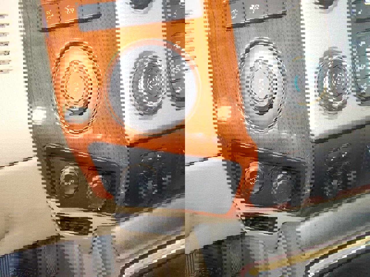 Used 2016 Ford F250 King Ranch w/ King Ranch w/Chrome Package image 23