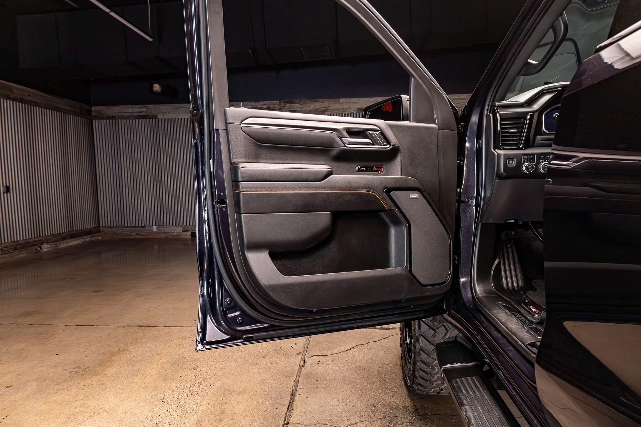 Used 2022 GMC Sierra 1500 AT4 w/ AT4 Premium Package AWD/4WD image 31