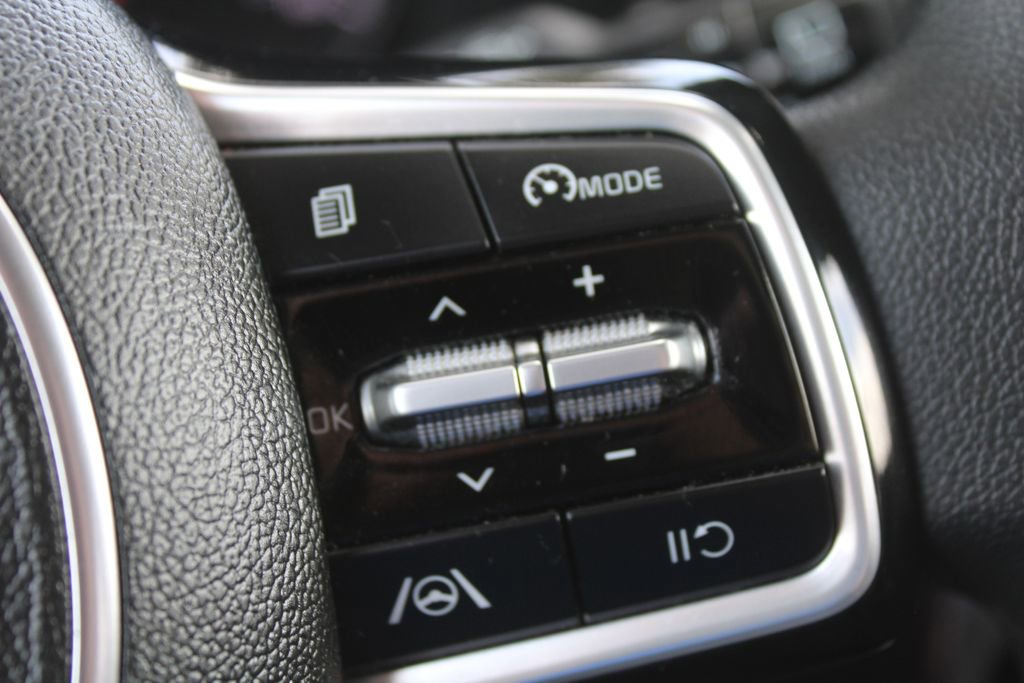 Used 2023 Kia Sorento LX FWD image 30