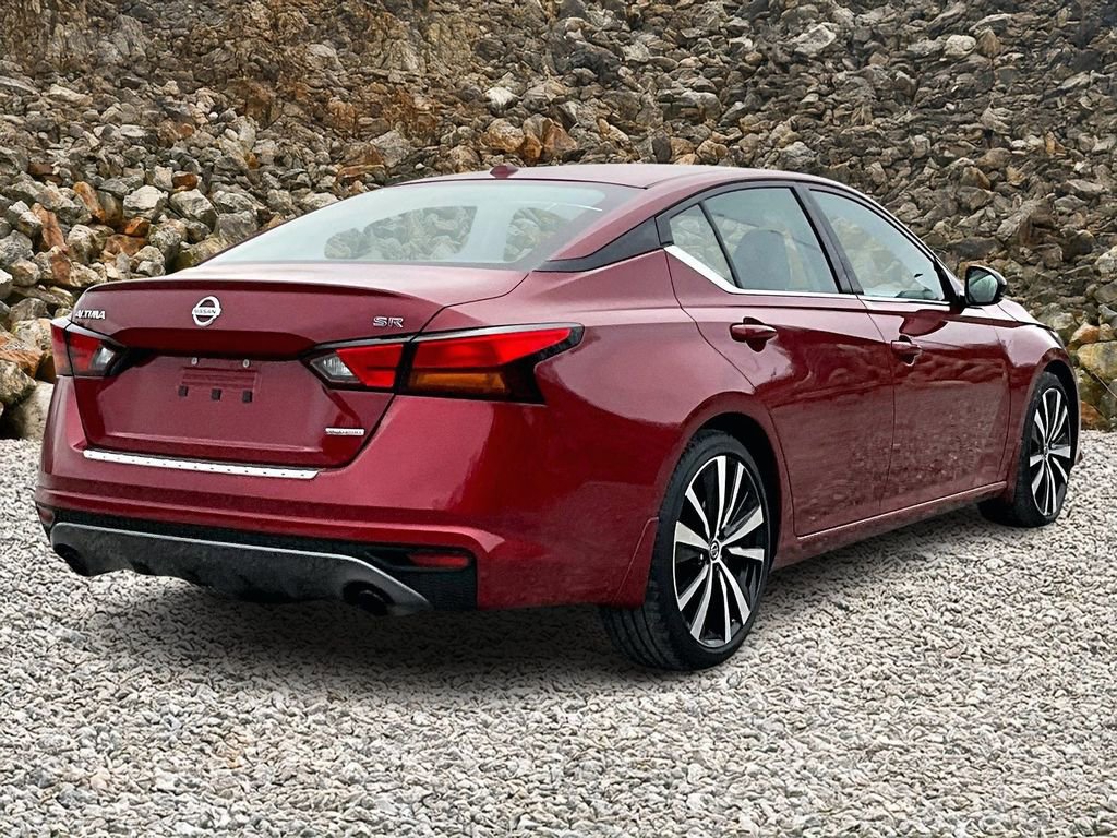 Used 2022 Nissan Altima 2.0 SR image 2