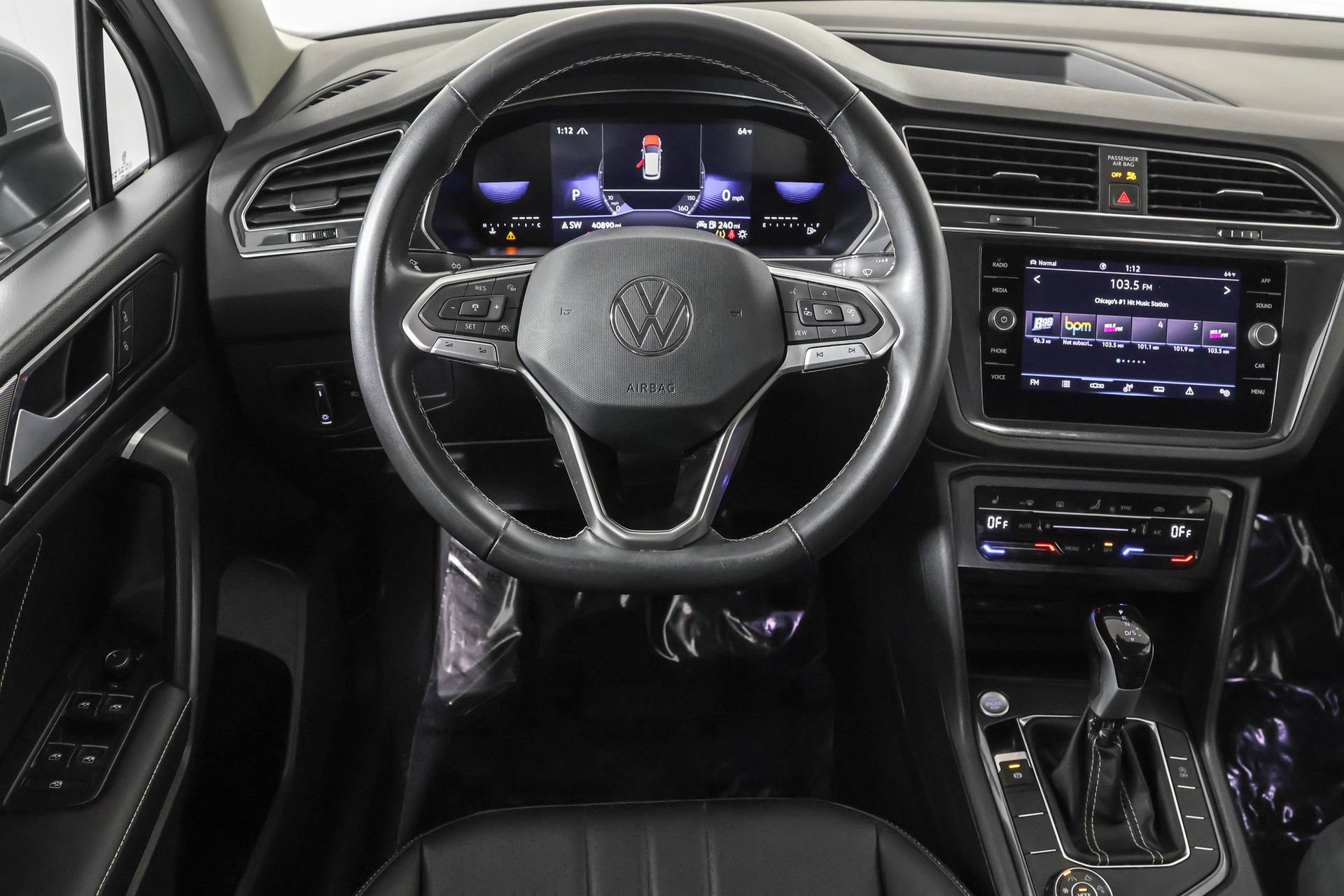 Used 2023 Volkswagen Tiguan SE image 37