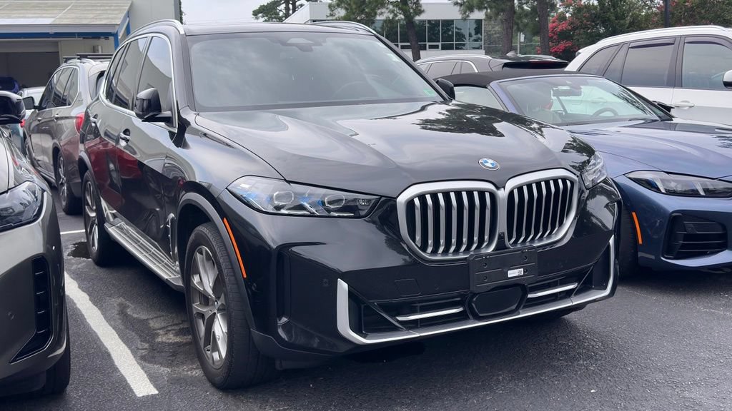 Used 2025 BMW X5 sDrive40i w/ Climate Comfort Package RWD image 1