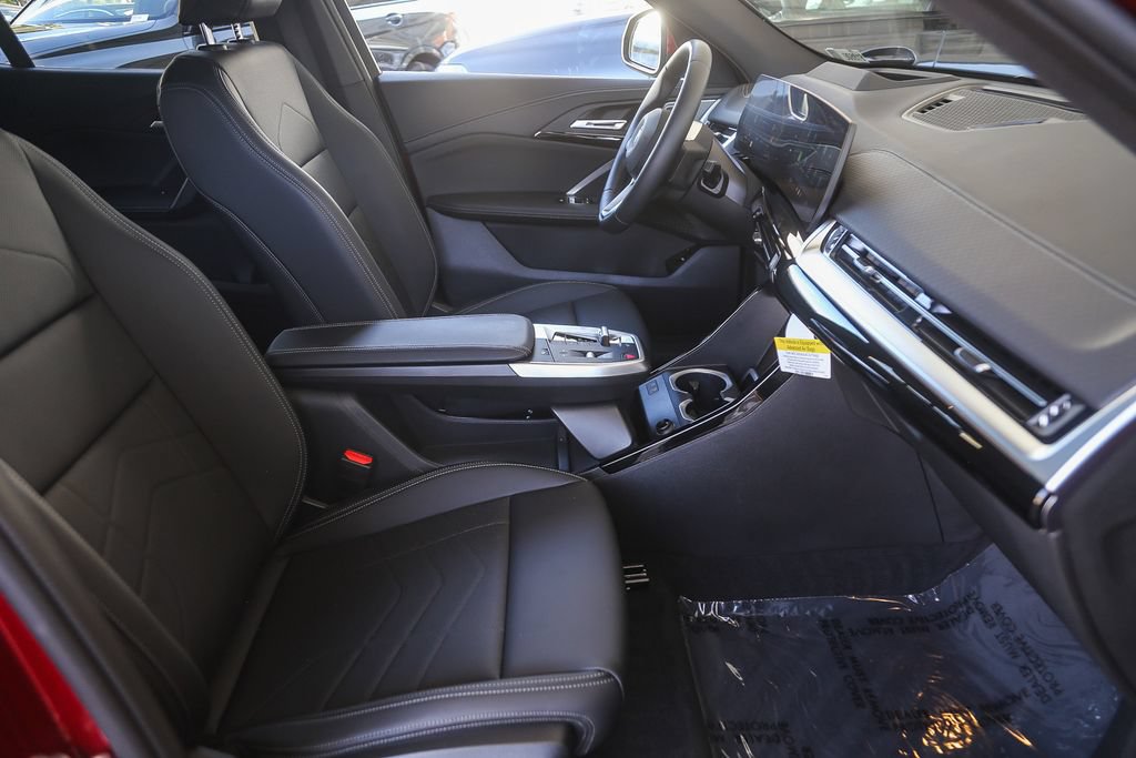 Used 2026 BMW X2 xDrive28i AWD/4WD image 12