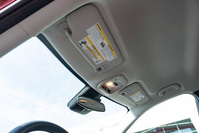 Used 2025 Chevrolet Trax LT FWD image 16