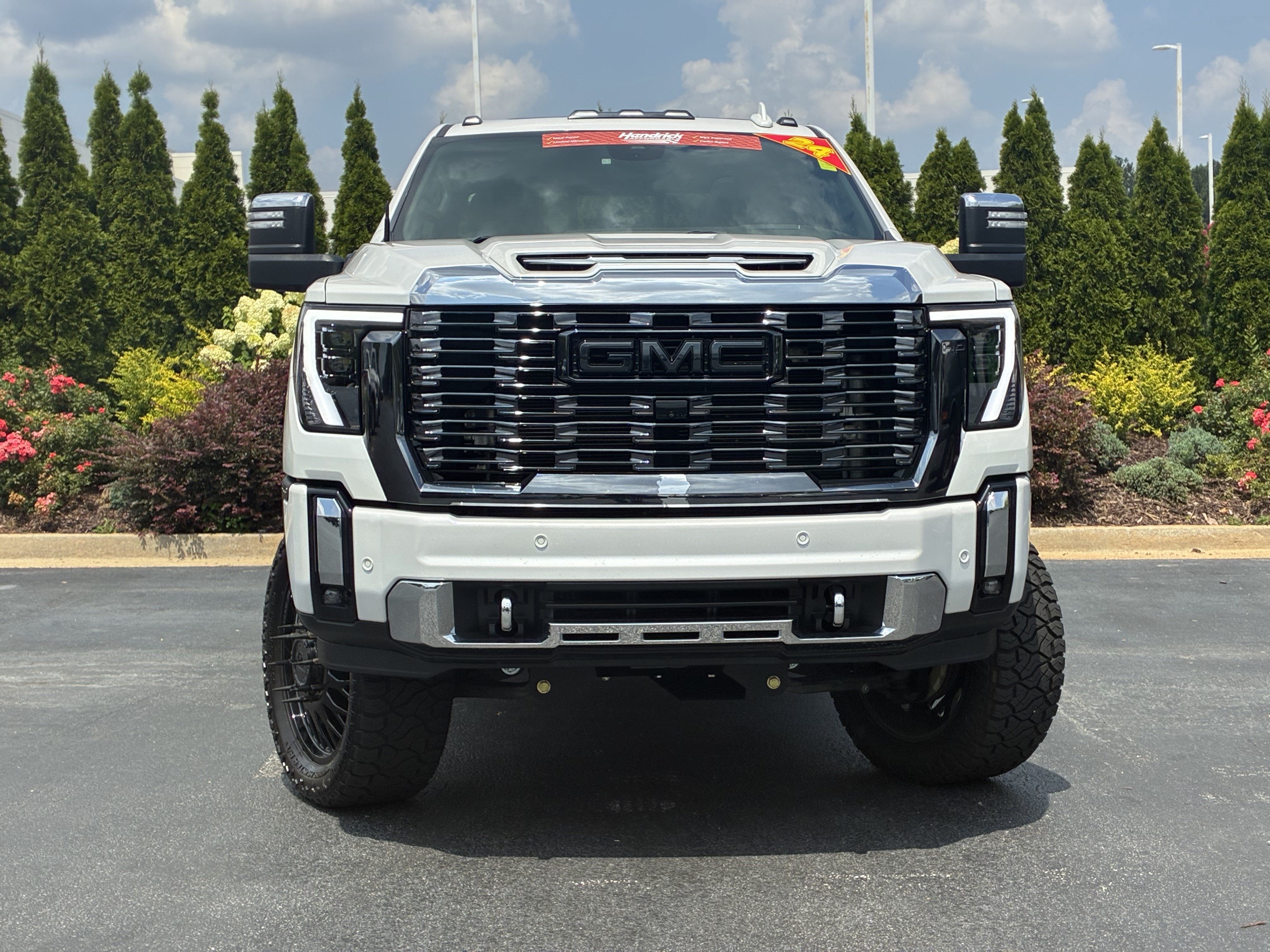 Used 2024 GMC Sierra 3500 Denali w/ Technology Package AWD/4WD image 5