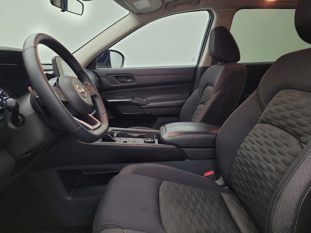 Used 2023 Nissan Pathfinder SV AWD/4WD image 17