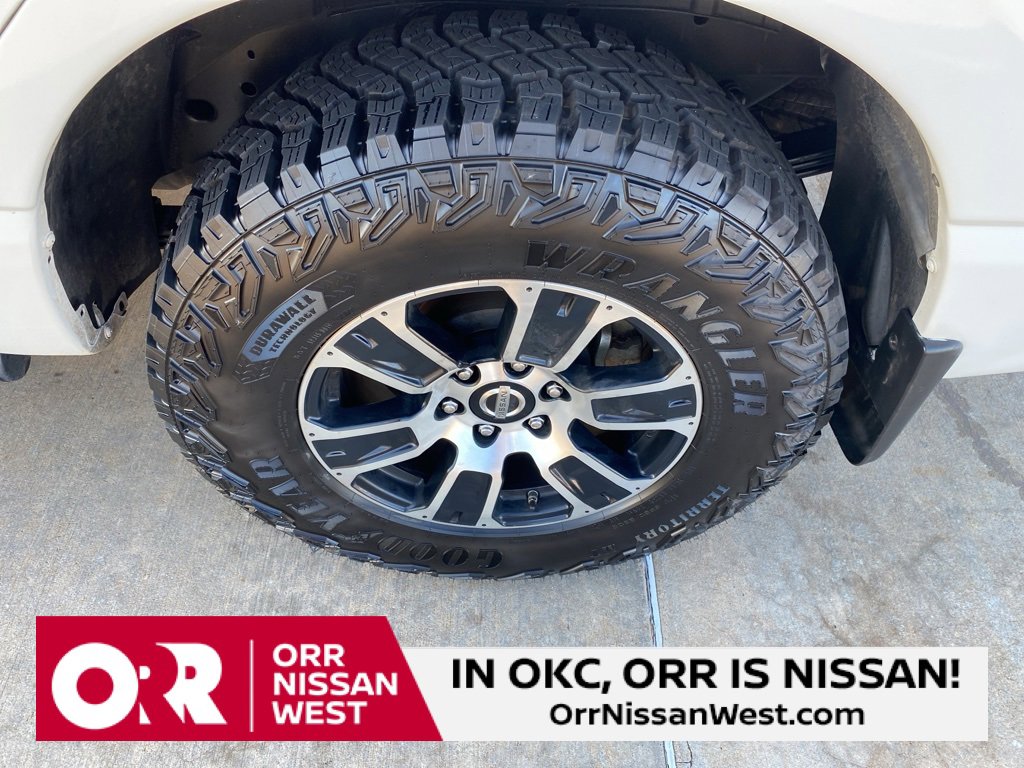 Used 2021 Nissan Titan SV w/ SV Convenience Package image 9