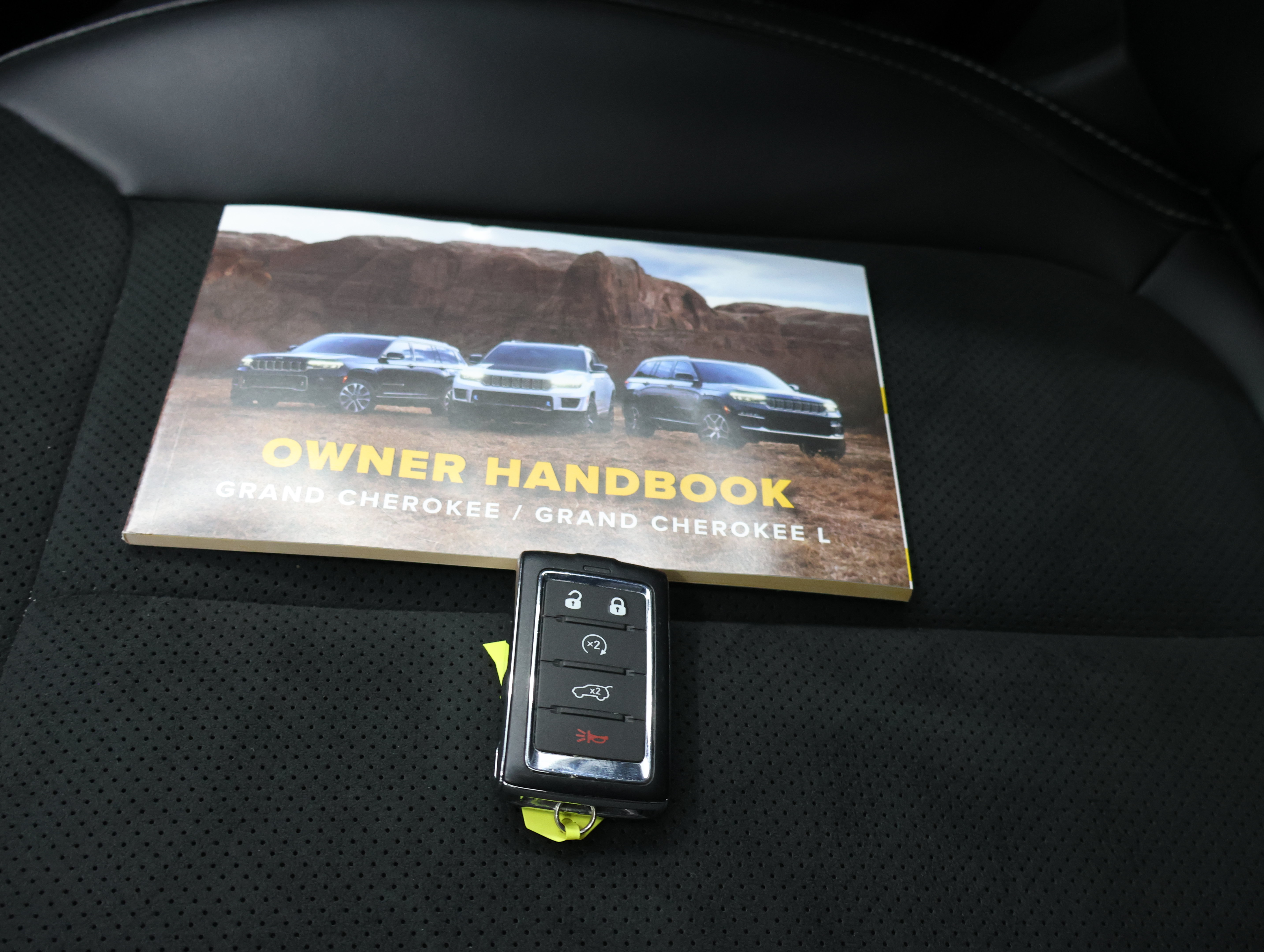Used 2025 Jeep Grand Cherokee L Altitude AWD/4WD image 63