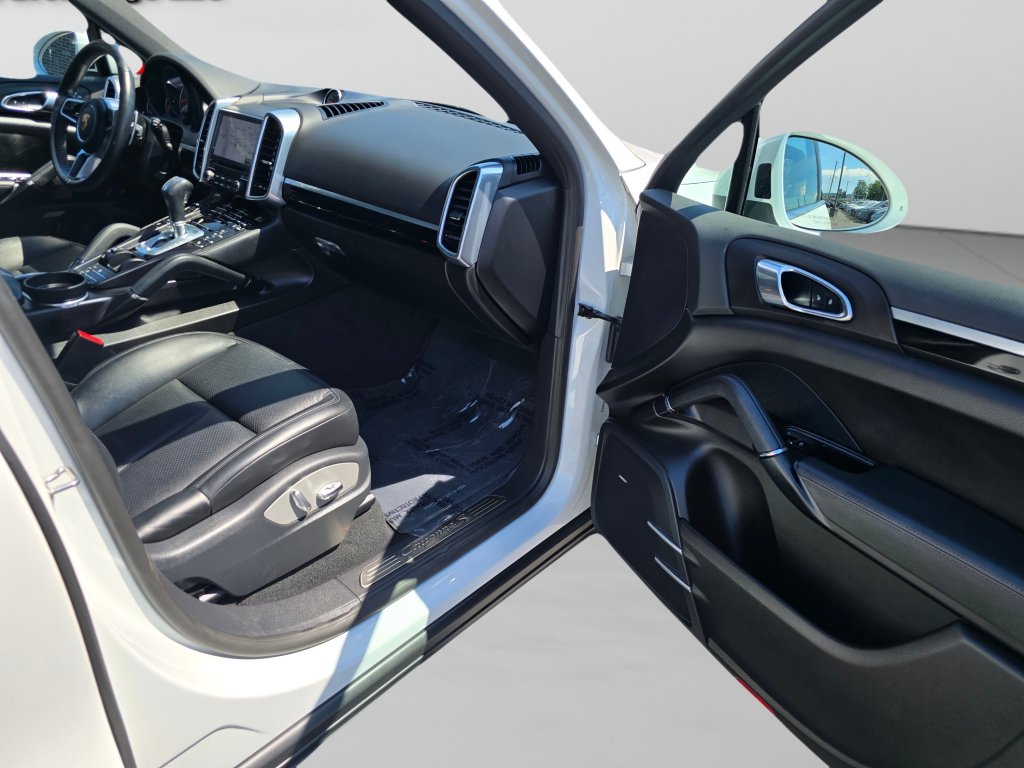 Used 2018 Porsche Cayenne S AWD/4WD image 49
