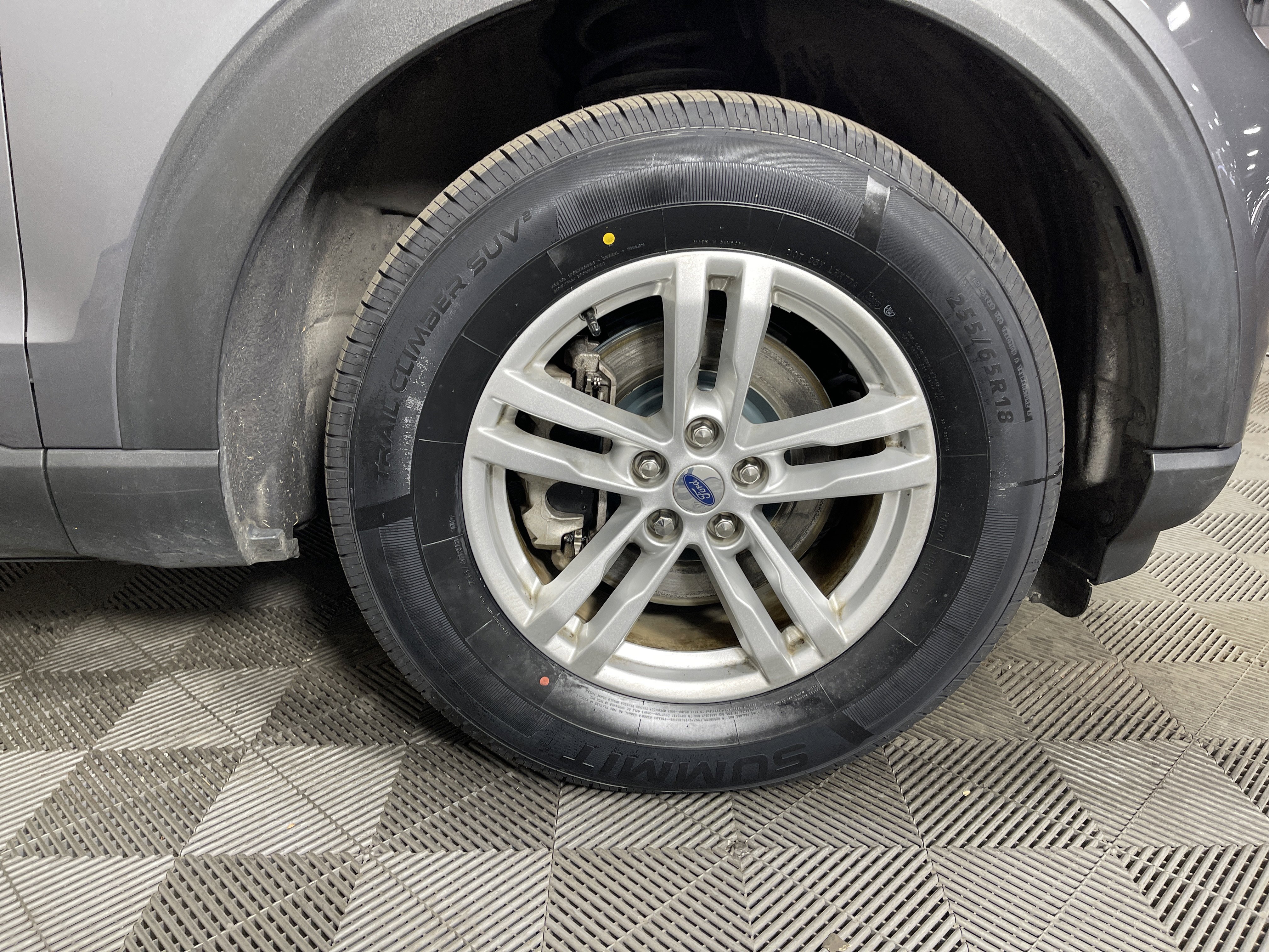 Used 2022 Ford Explorer XLT w/ Equipment Group 202A image 7