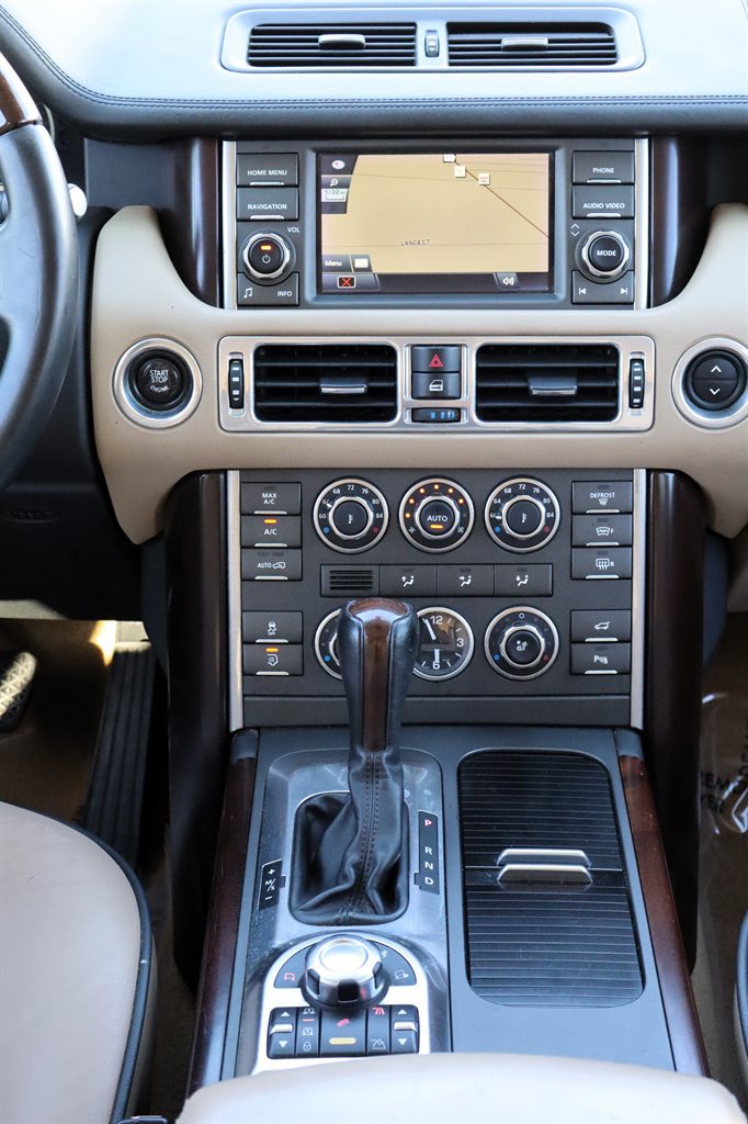 Used 2011 Land Rover Range Rover HSE LUX AWD/4WD image 12