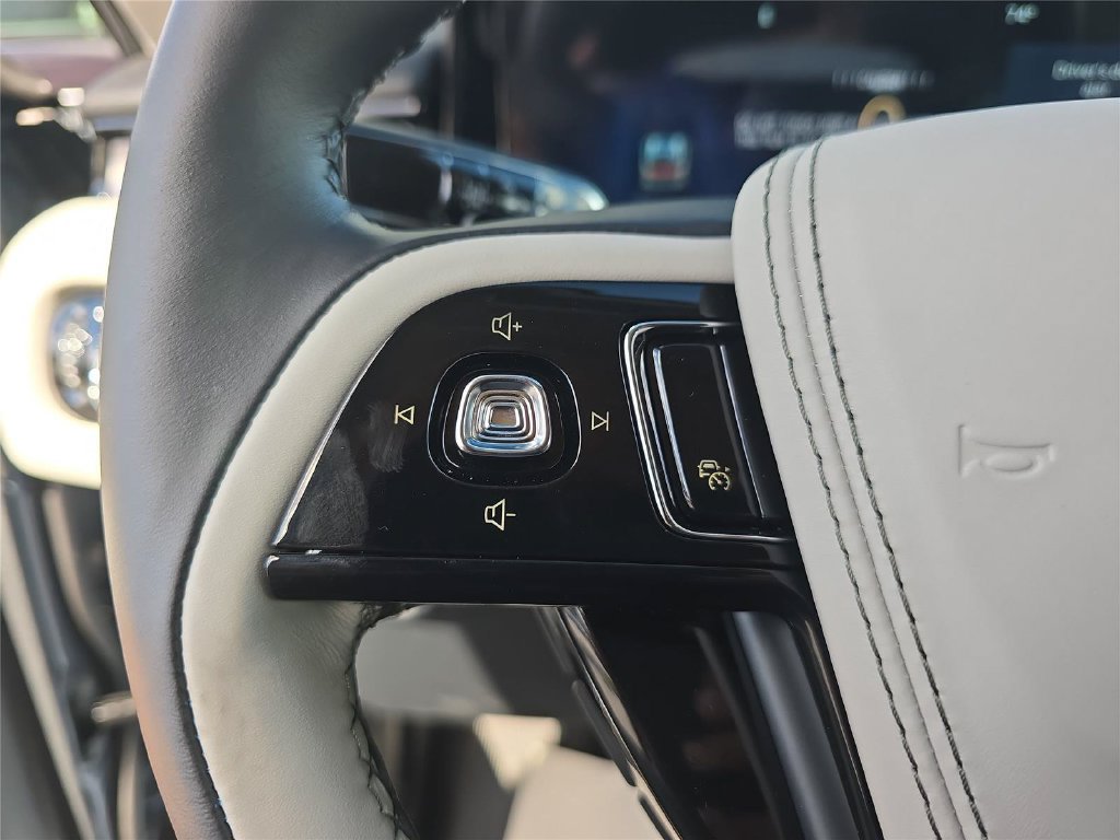 New 2027 Lincoln Aviator 2WD image 23