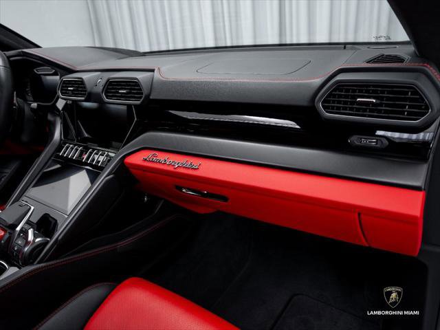 Used 2022 Lamborghini Urus AWD/4WD image 46