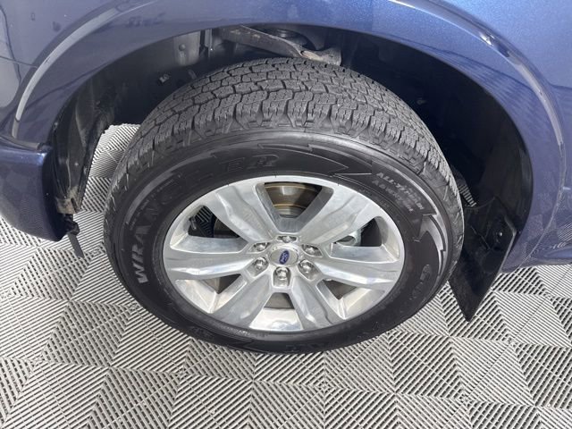 Used 2017 Ford F150 Platinum w/ Equipment Group 701A Luxury image 8