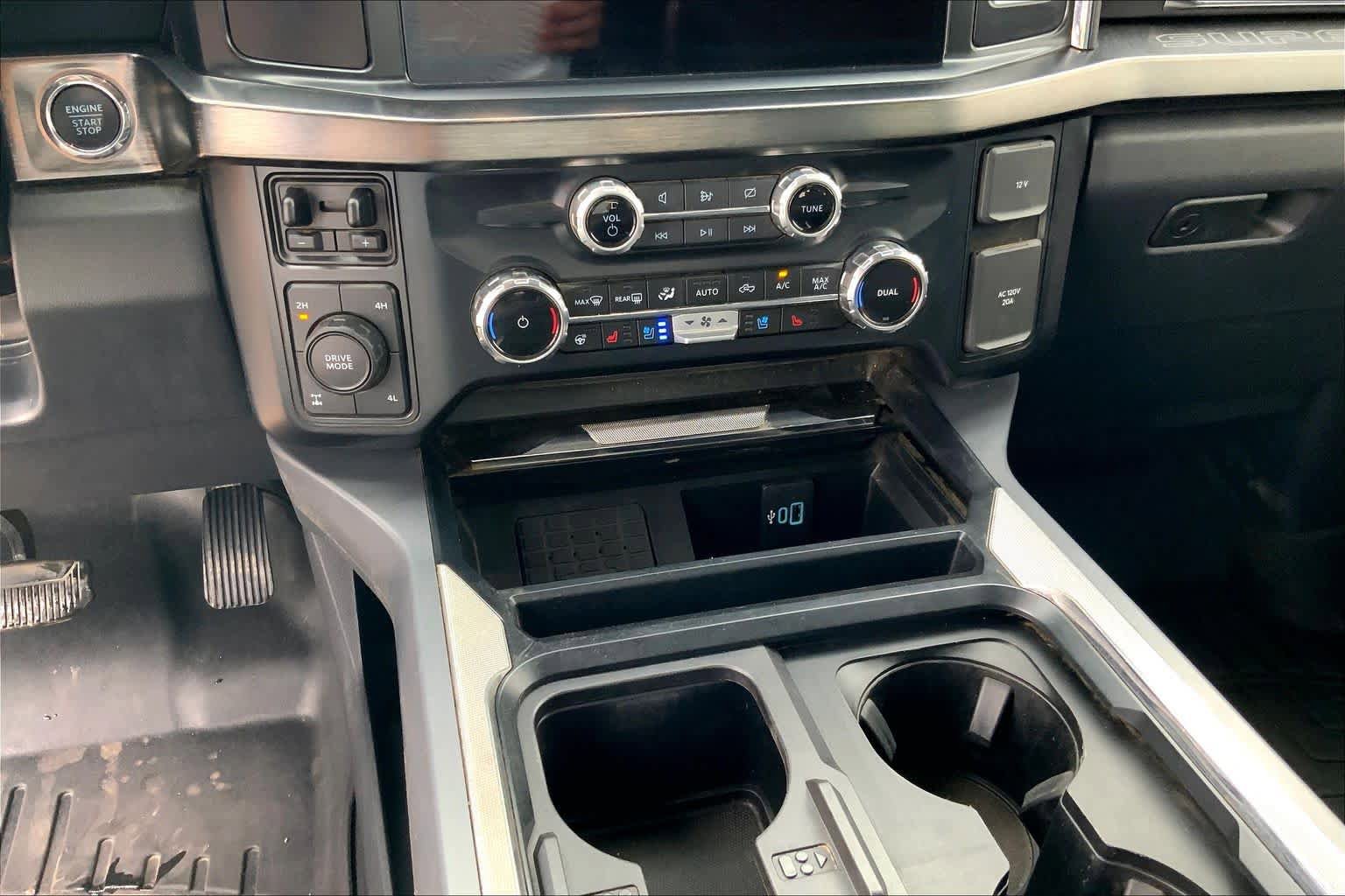 Used 2024 Ford F250 Lariat w/ Chrome Package AWD/4WD image 30