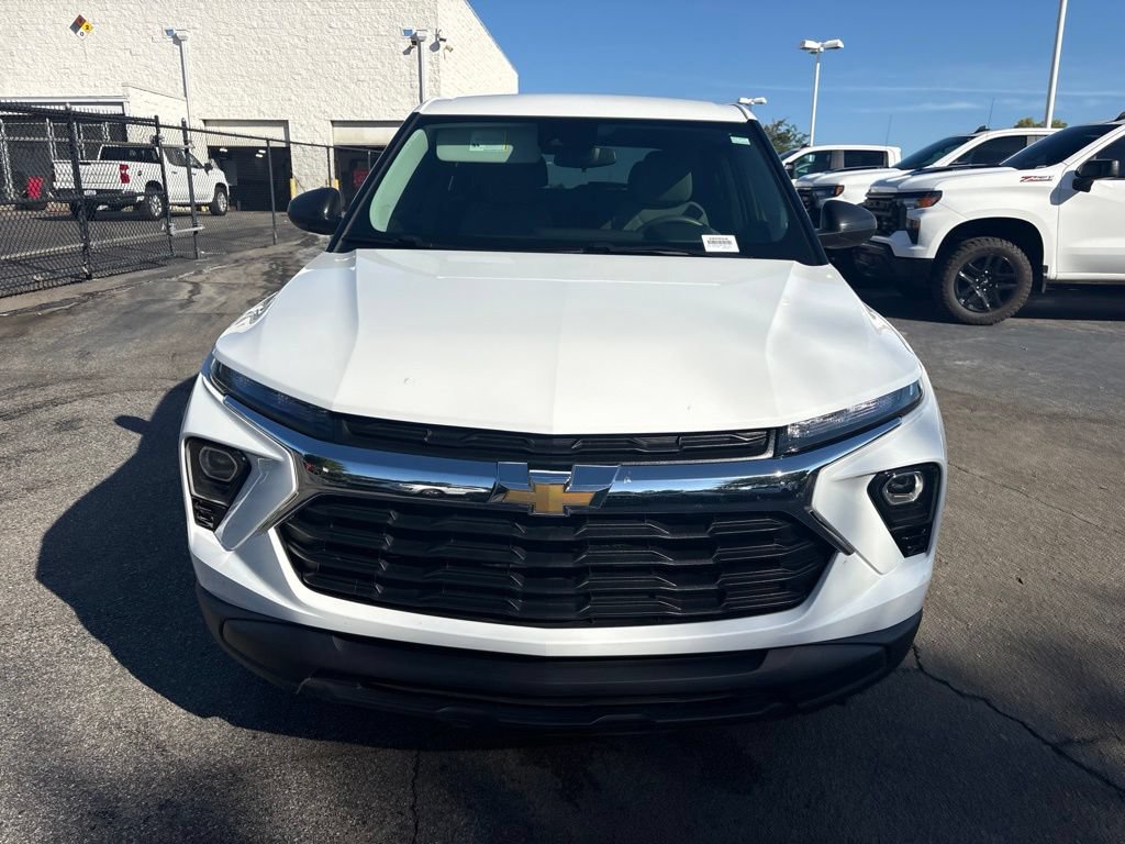 Used 2024 Chevrolet TrailBlazer LS w/ LS Convenience Package FWD image 9