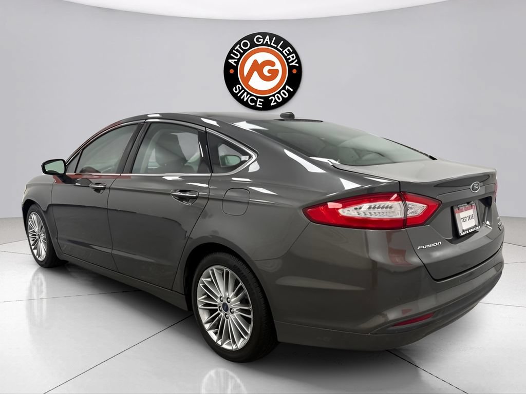 Used 2015 Ford Fusion SE w/ Equipment Group 202A FWD image 4