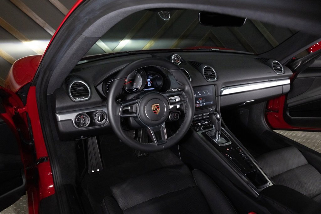 Used 2019 Porsche 718 Cayman S image 5