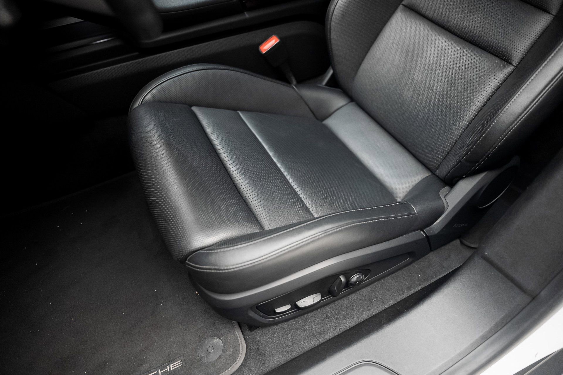 Used 2022 Porsche Taycan image 58