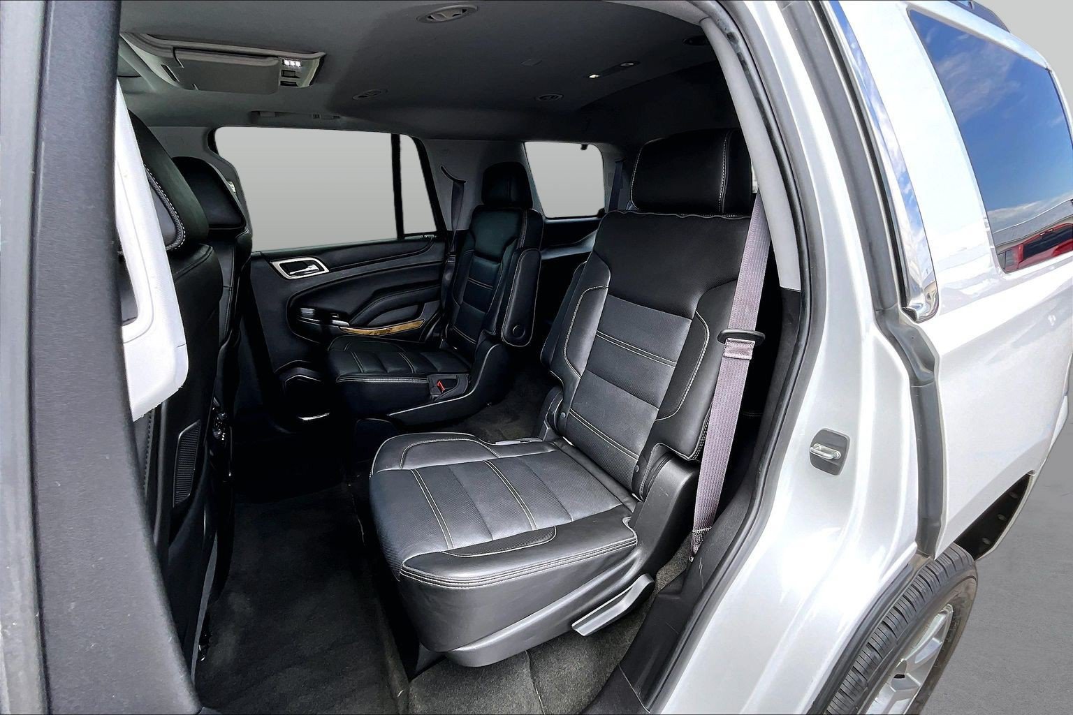 Used 2016 GMC Yukon Denali w/ Open Road Package AWD/4WD image 27
