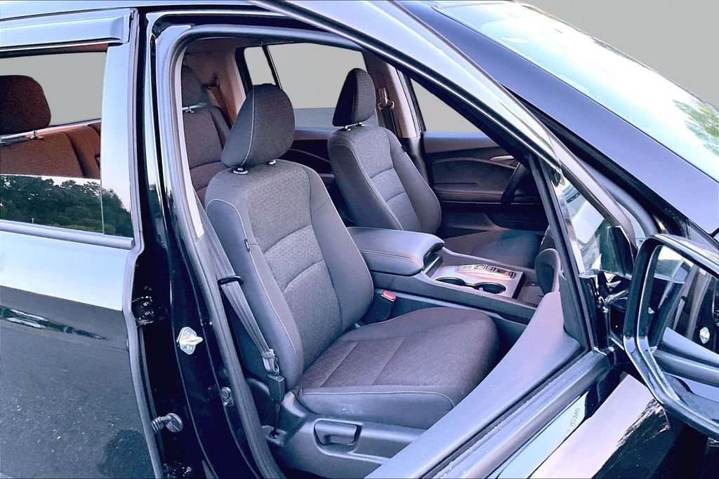 Used 2025 Honda Ridgeline Sport image 21