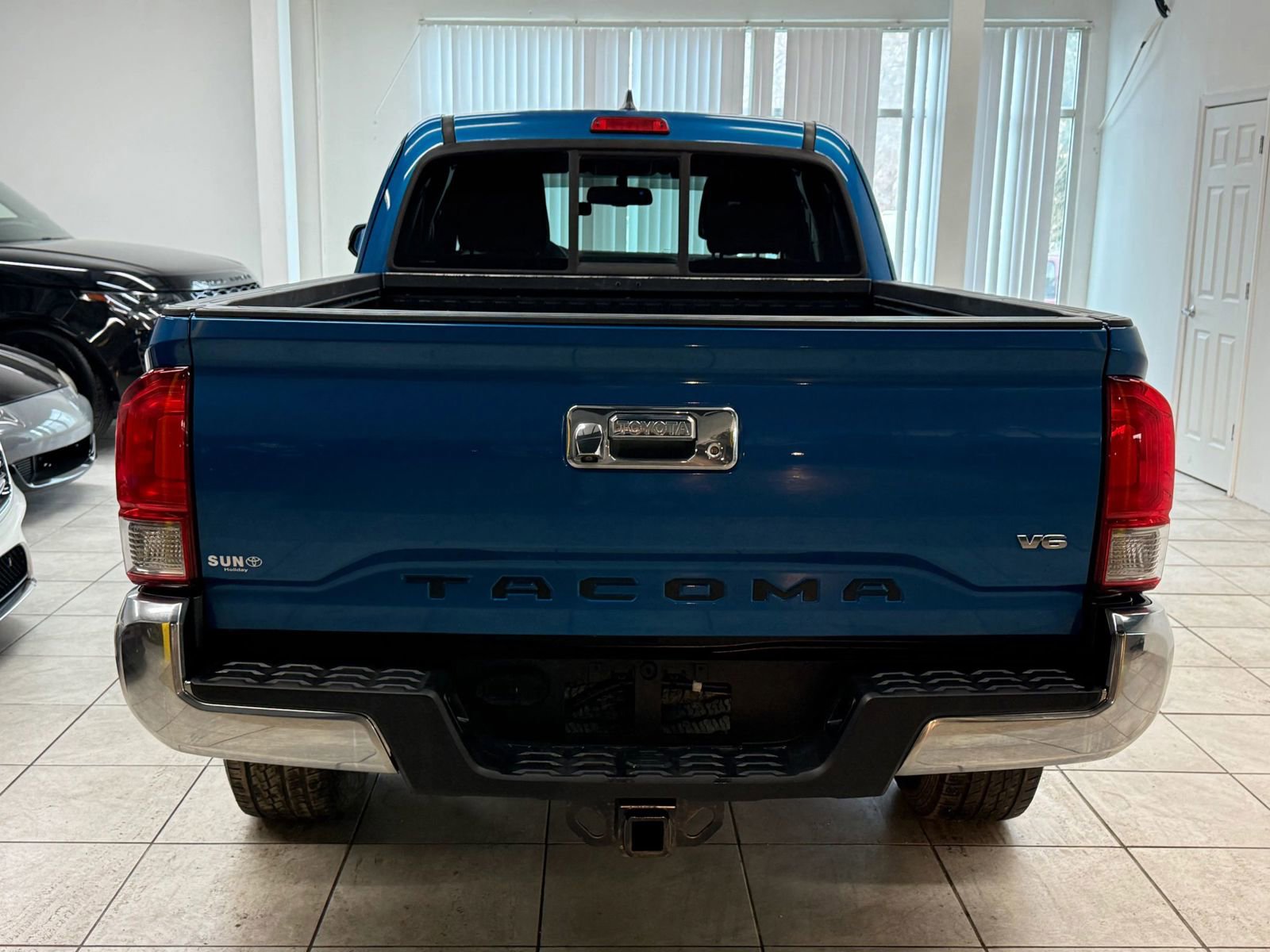 Used 2016 Toyota Tacoma TRD Off-Road w/ Towing Package image 8