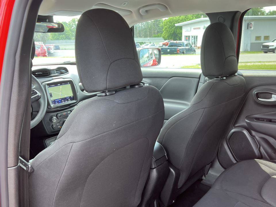 Used 2023 Jeep Renegade Latitude AWD/4WD image 28
