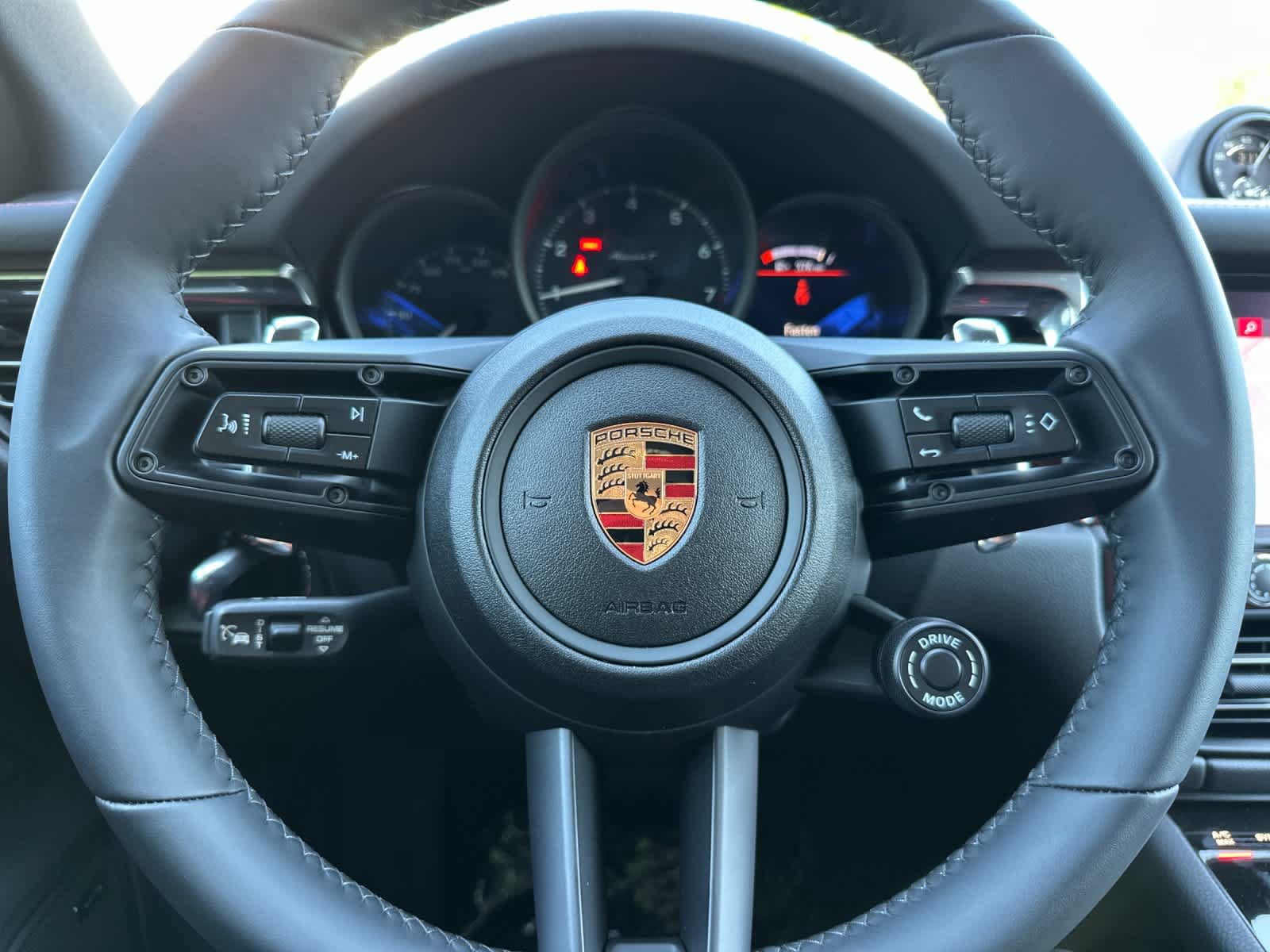New 2026 Porsche Macan Turbo AWD/4WD image 25