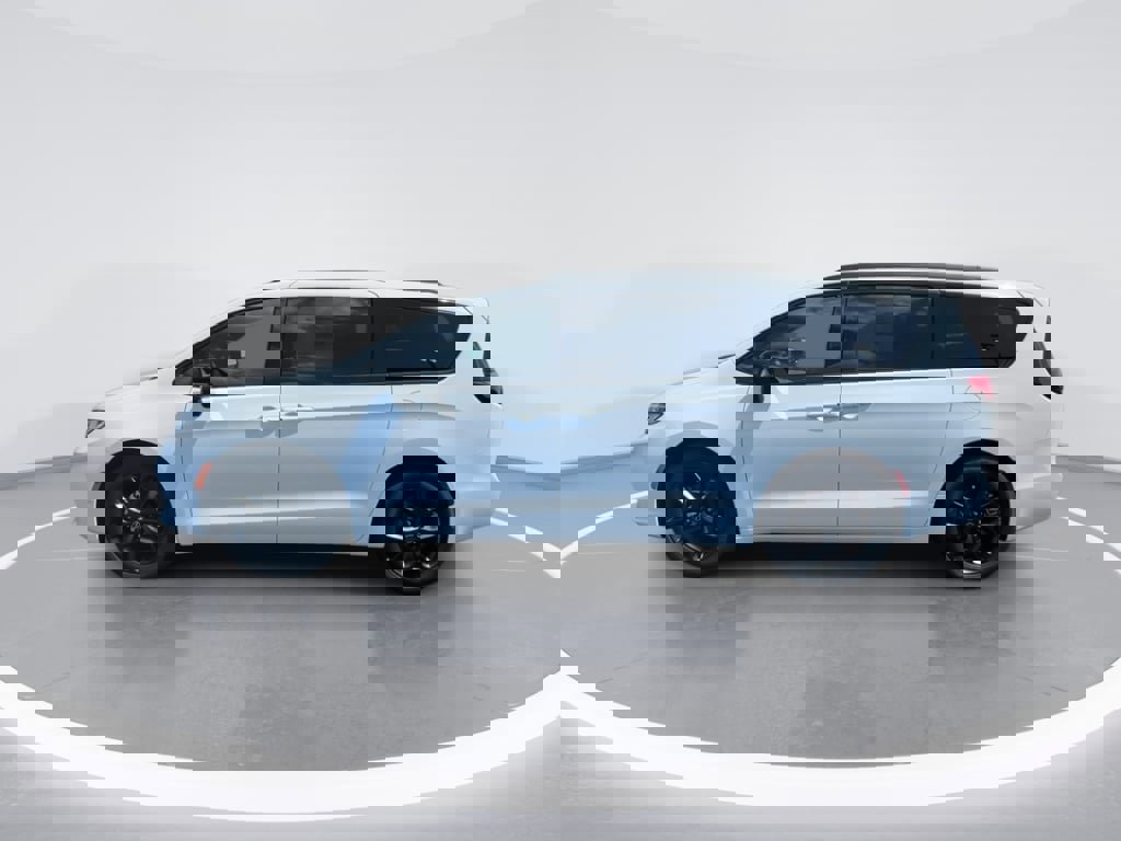 New 2026 Chrysler Pacifica Limited image 5